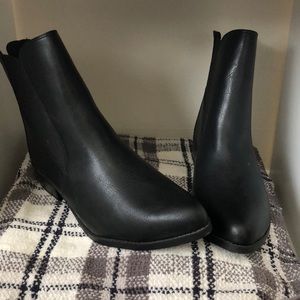 New Look black faux leather booties